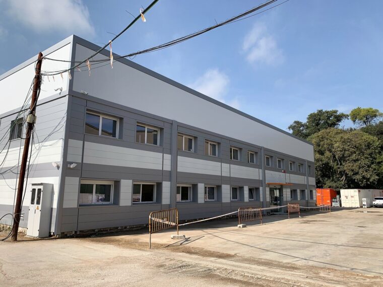 taller aluminio hierro ampliación oficinas