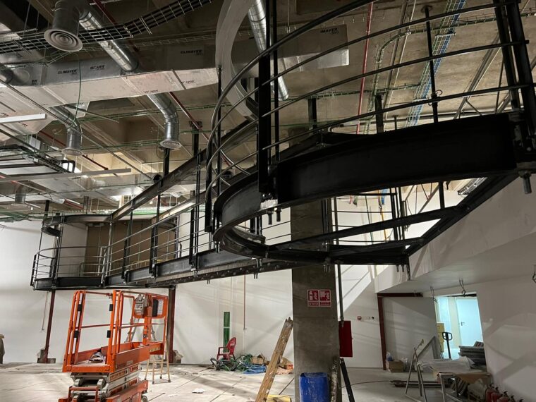 PHOTO 2022 10 27 07 48 21 - Aluminio Hierro Valles